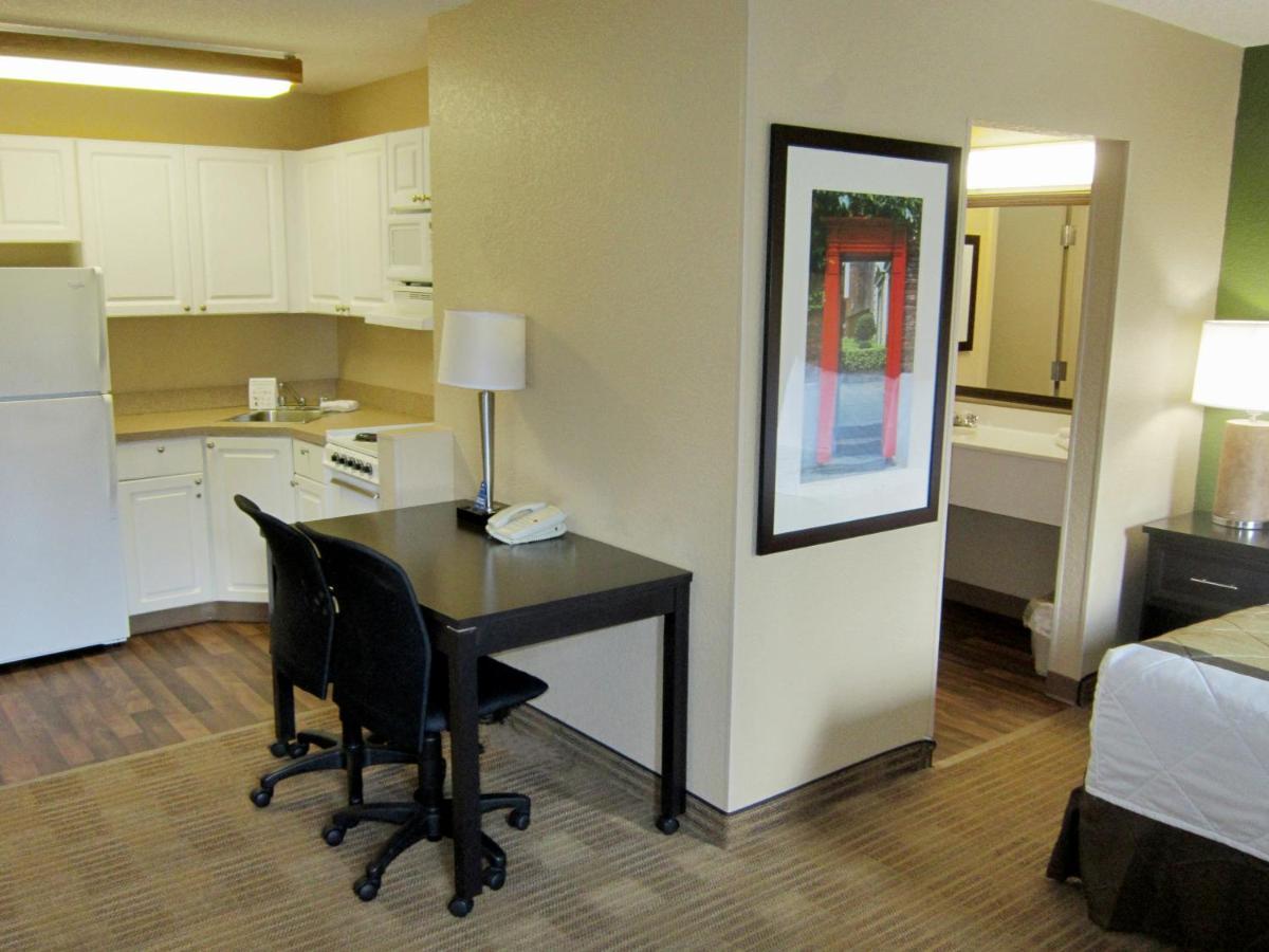 Extended Stay America Suites - Greensboro - Airport Eksteriør billede