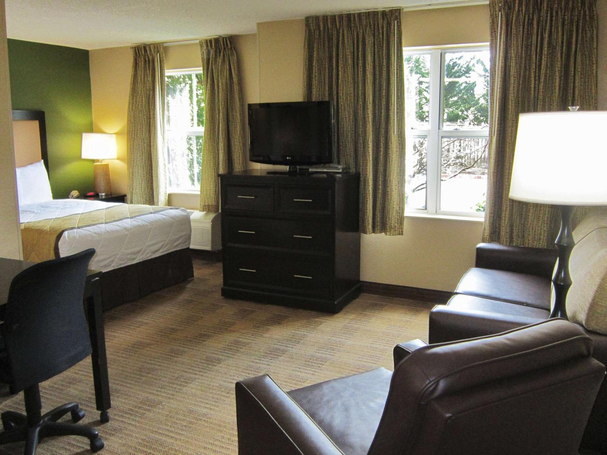 Extended Stay America Suites - Greensboro - Airport Eksteriør billede