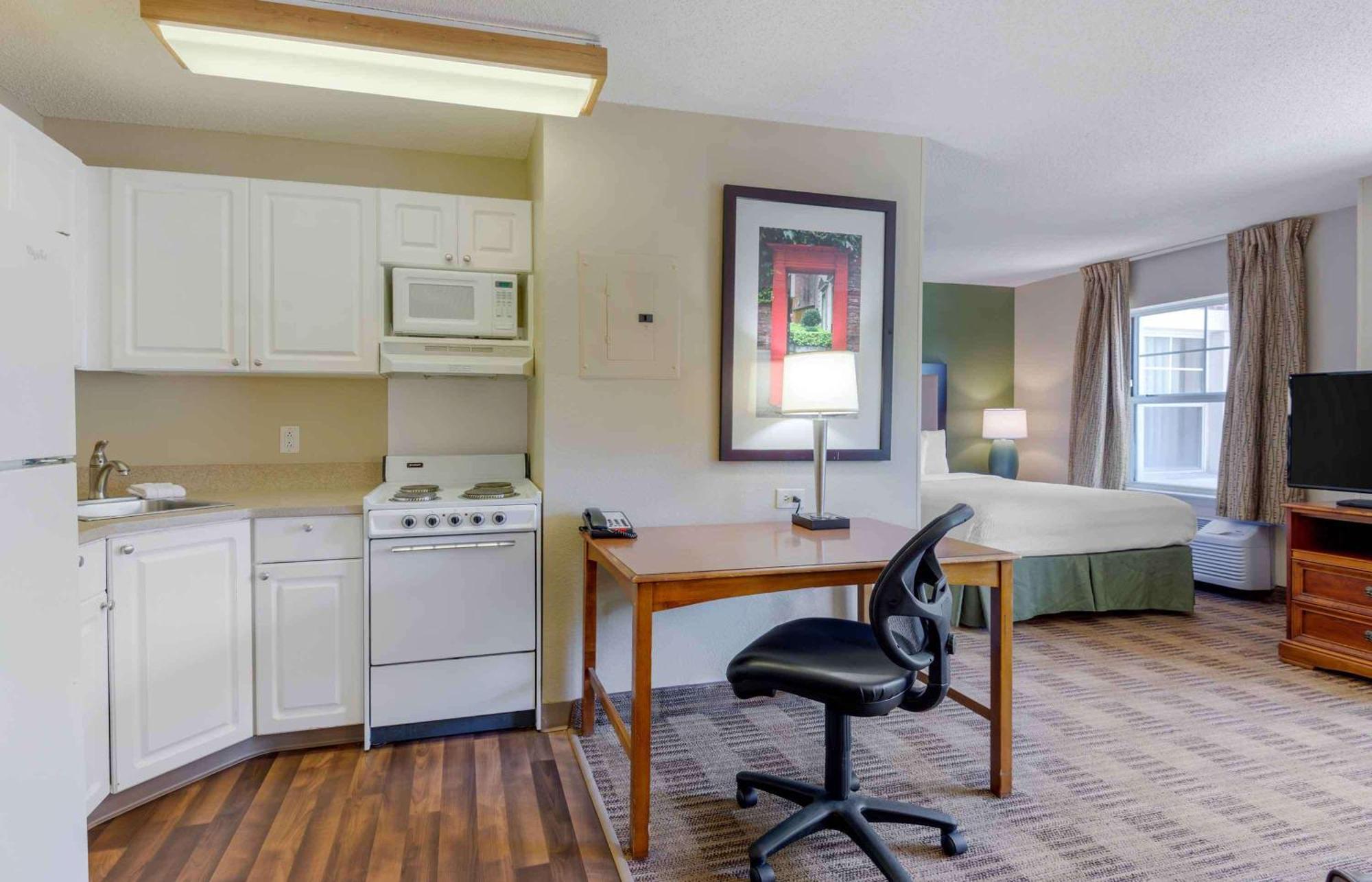 Extended Stay America Suites - Greensboro - Airport Eksteriør billede
